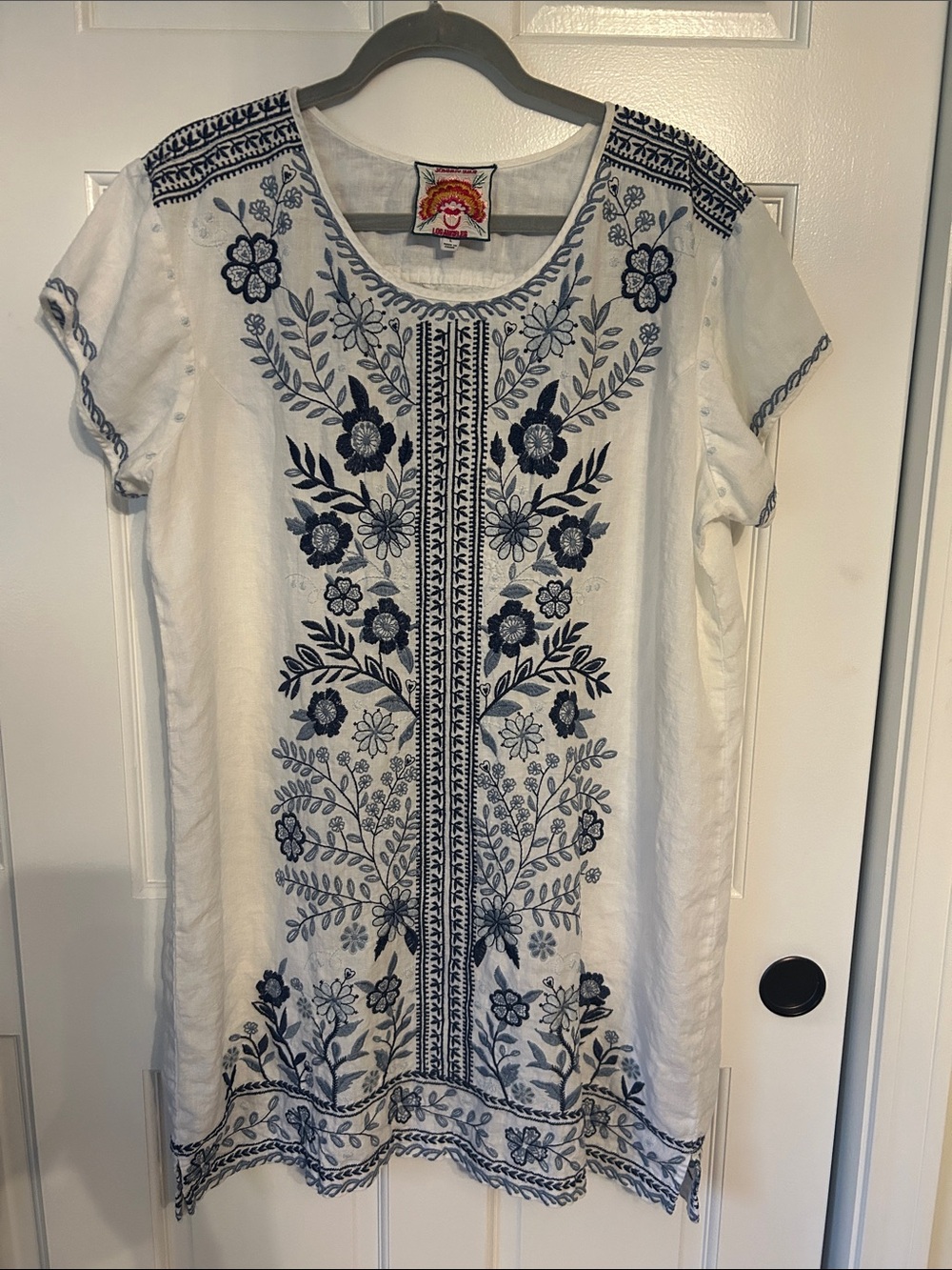 Johnny Was Embroidered Floral Linen Mini Dress in White & Blue Large Like New